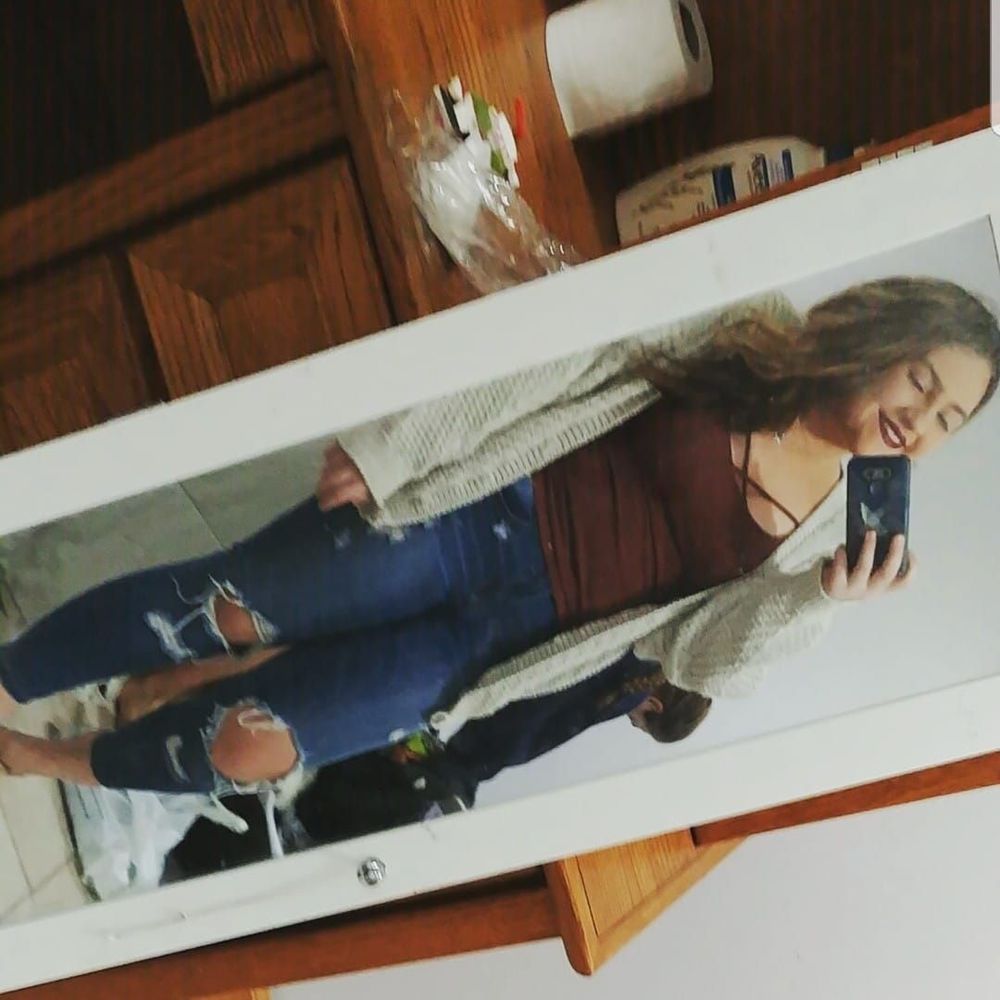 Meet your Posher, Becca